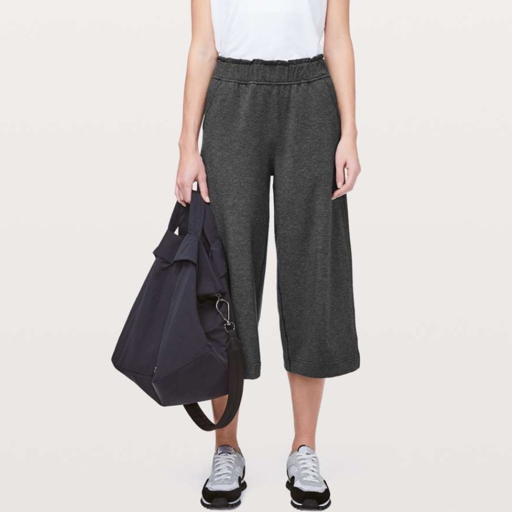 Lululemon Heathered Mod Black Hello Sunday Crop
